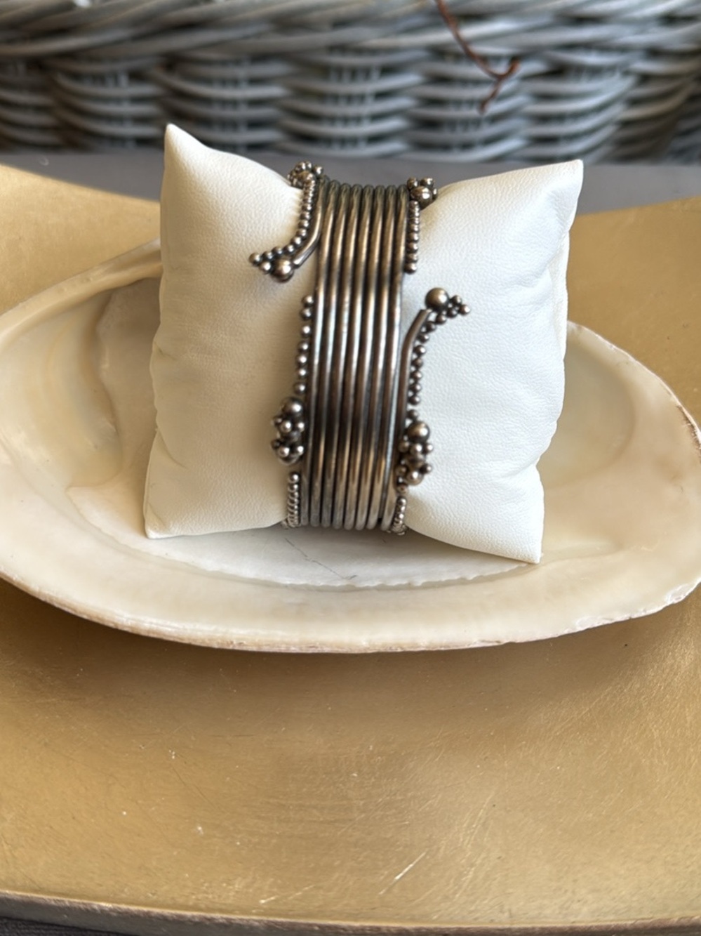 Gorgeous Boho Ribbed Bangle Bracelet - Silver Tone EUC